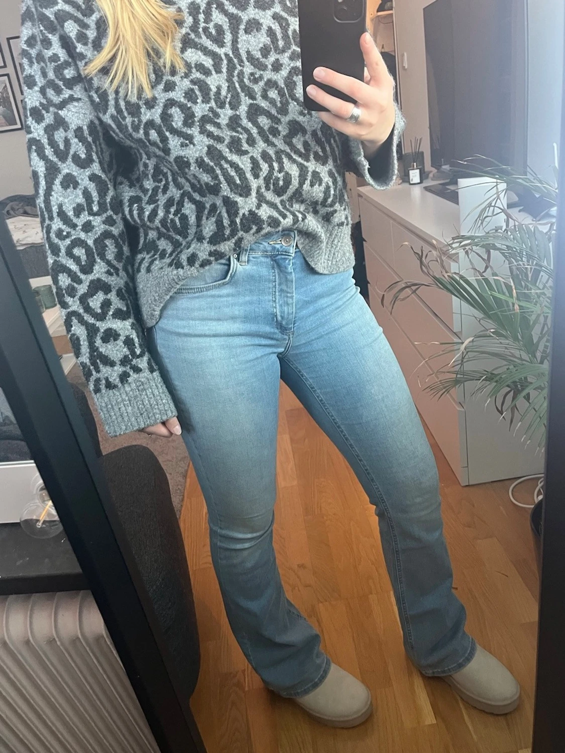 Ljusblå bootcut jeans - 1