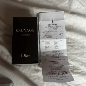 Dior sauvage eau de parfum 100ml - Hej, säljer min nya dior sauvage parfym från sephora, kvitto finns ny pris är 2600kr