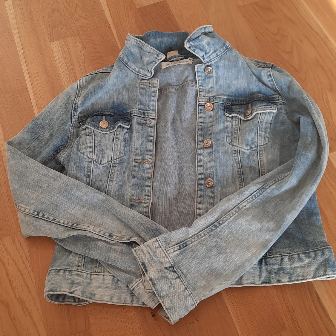 Ljusblå jeansjacka från L.O.G.G.