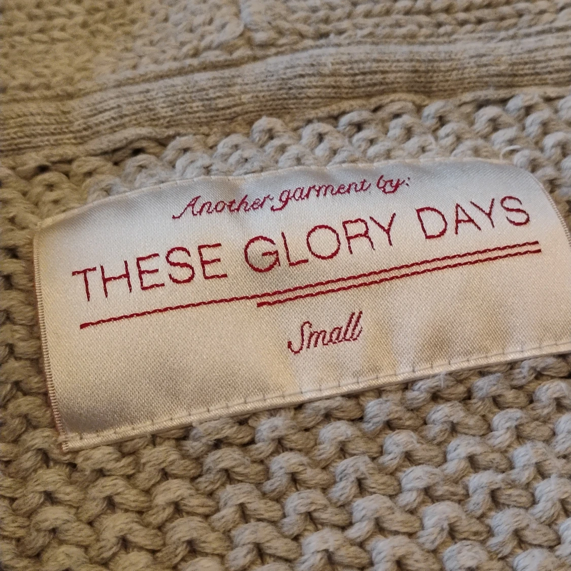 Ljusgrå kofta från These Glory Days - 1