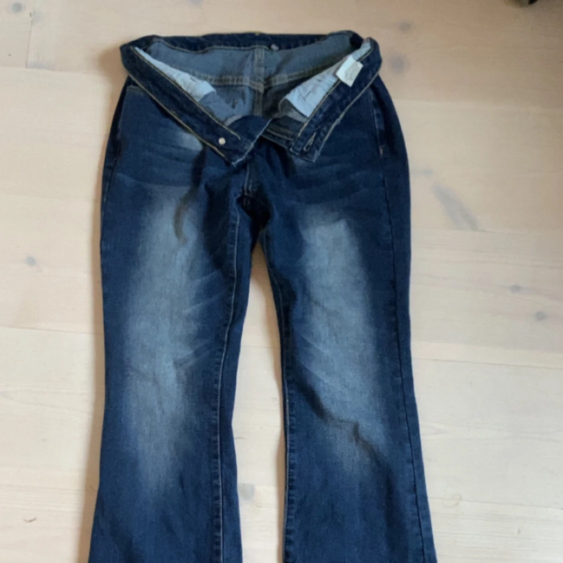 Mörkblå bootcut jeans - 1