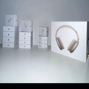 Apple AirPods Pro 2nd Generation & AirPods Max - Säljer helt nya Apple AirPods Pro 2nd Generation och AirPods Max. Alla produkter är i obruten originalförpackning med komplett tillbehör: laddningskabel, extra öronkuddar och manual. Perfekt för dig som vill ha premium ljud och aktiv brusreducering. Inga synliga defekter.