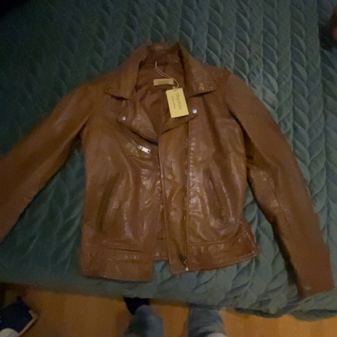 Brun skinnjacka från Divided