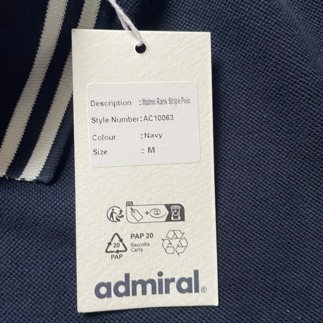 Mörkblå pikétröja Admiral Malmö M. Aldrig använd endast testa den. Nypris: 600 kr mitt pris 350 kr - 1