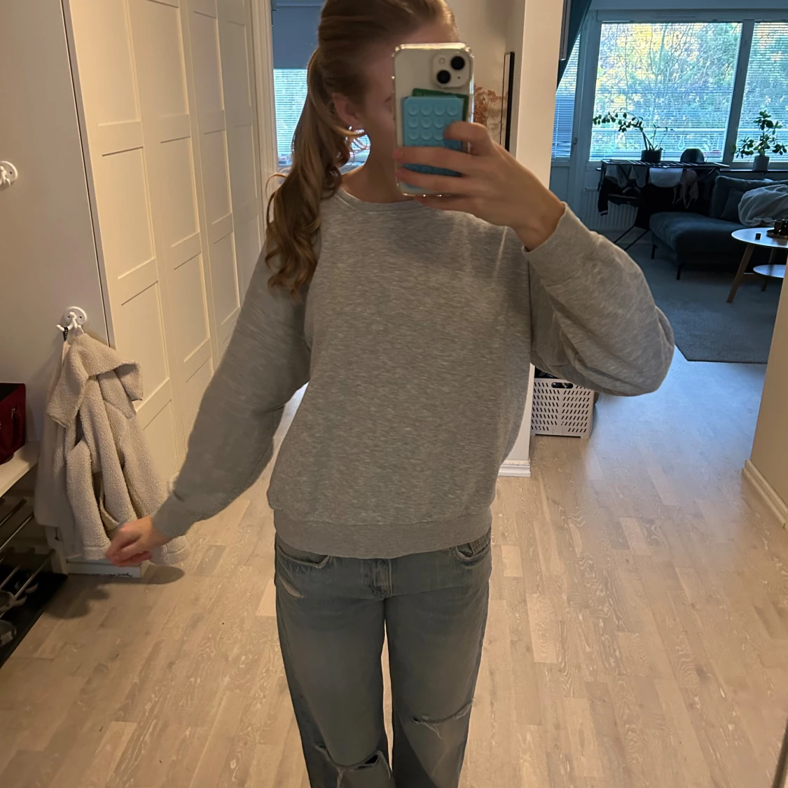 Grå sweatshirt