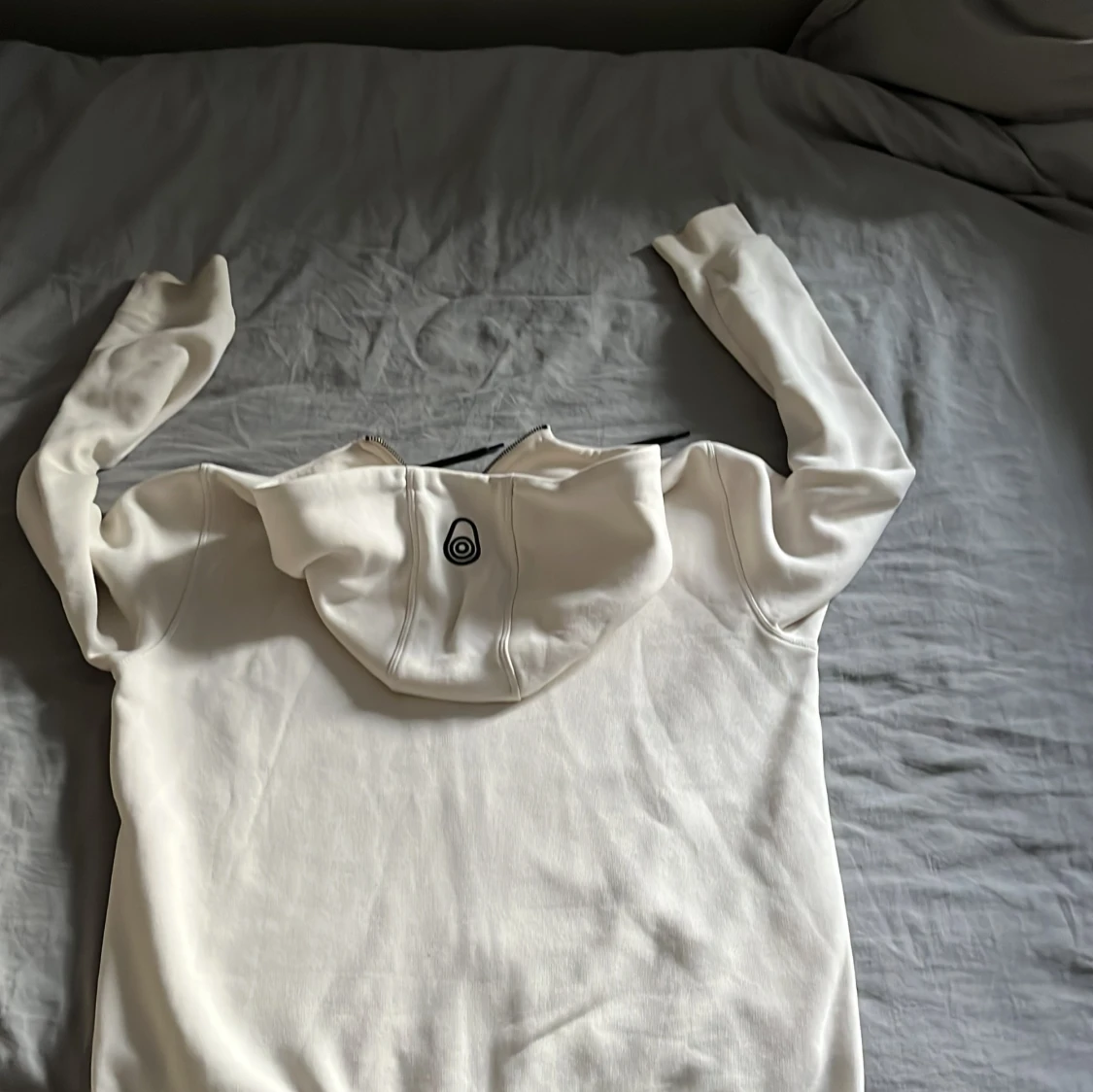 Vit hoodie från Sail Racing med dragkedja - 1