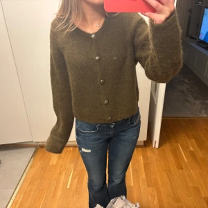 Kahki grön kofta från Massimo dutti - Kofta i väldigt bra skick! 