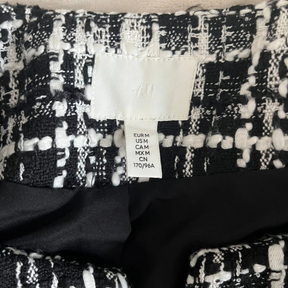 Rutig svartvit kavaj från H&M - 1