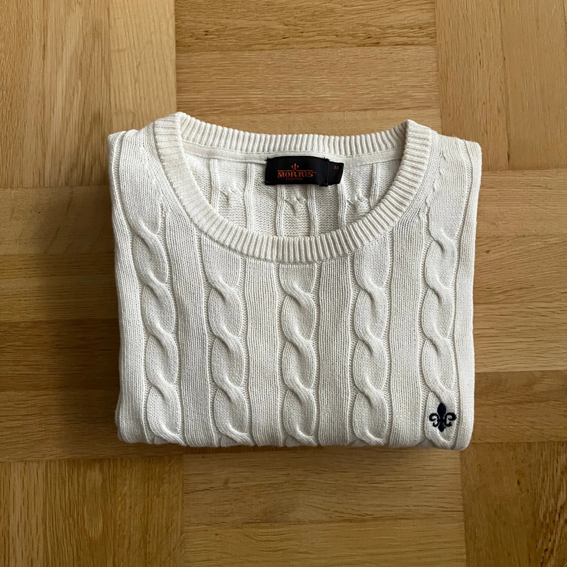 Vit kabelstickad tröja från Morris