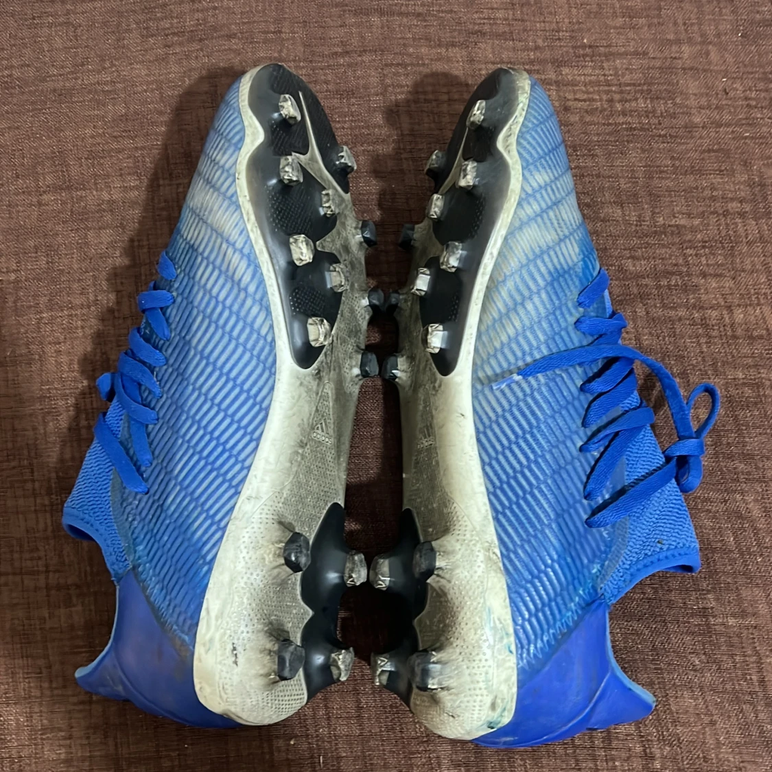 Blå adidas fotbollsskor med snörning - 1