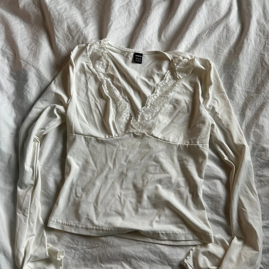 Vit långärmad topp med spets från SHEIN