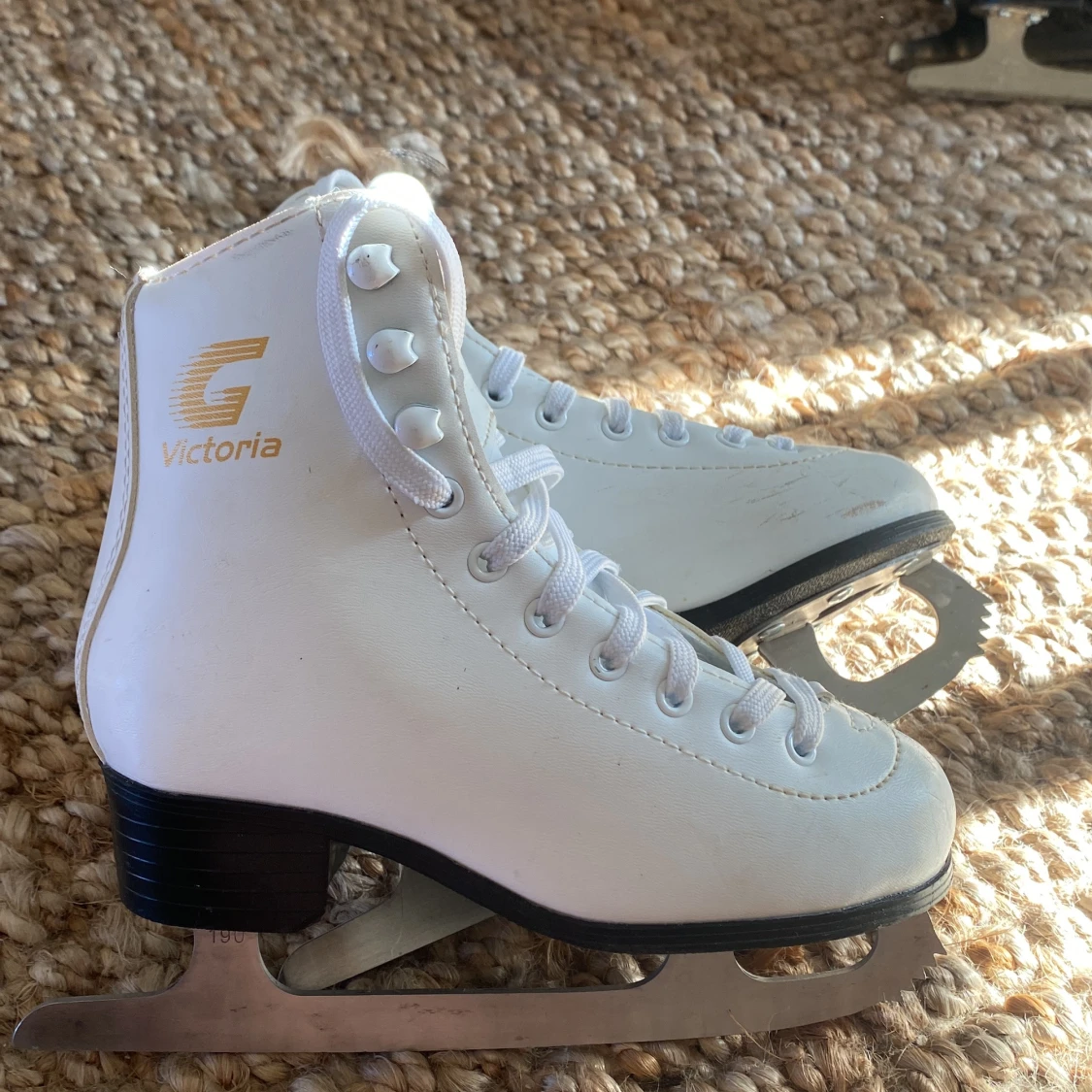 Vita konståkningsskridskor Graf Victoria - 3