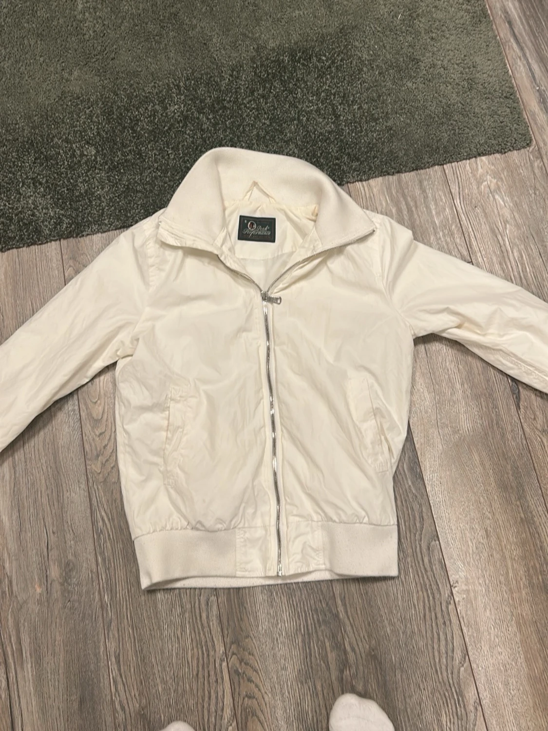 Vit vindjacka från Peak Performance