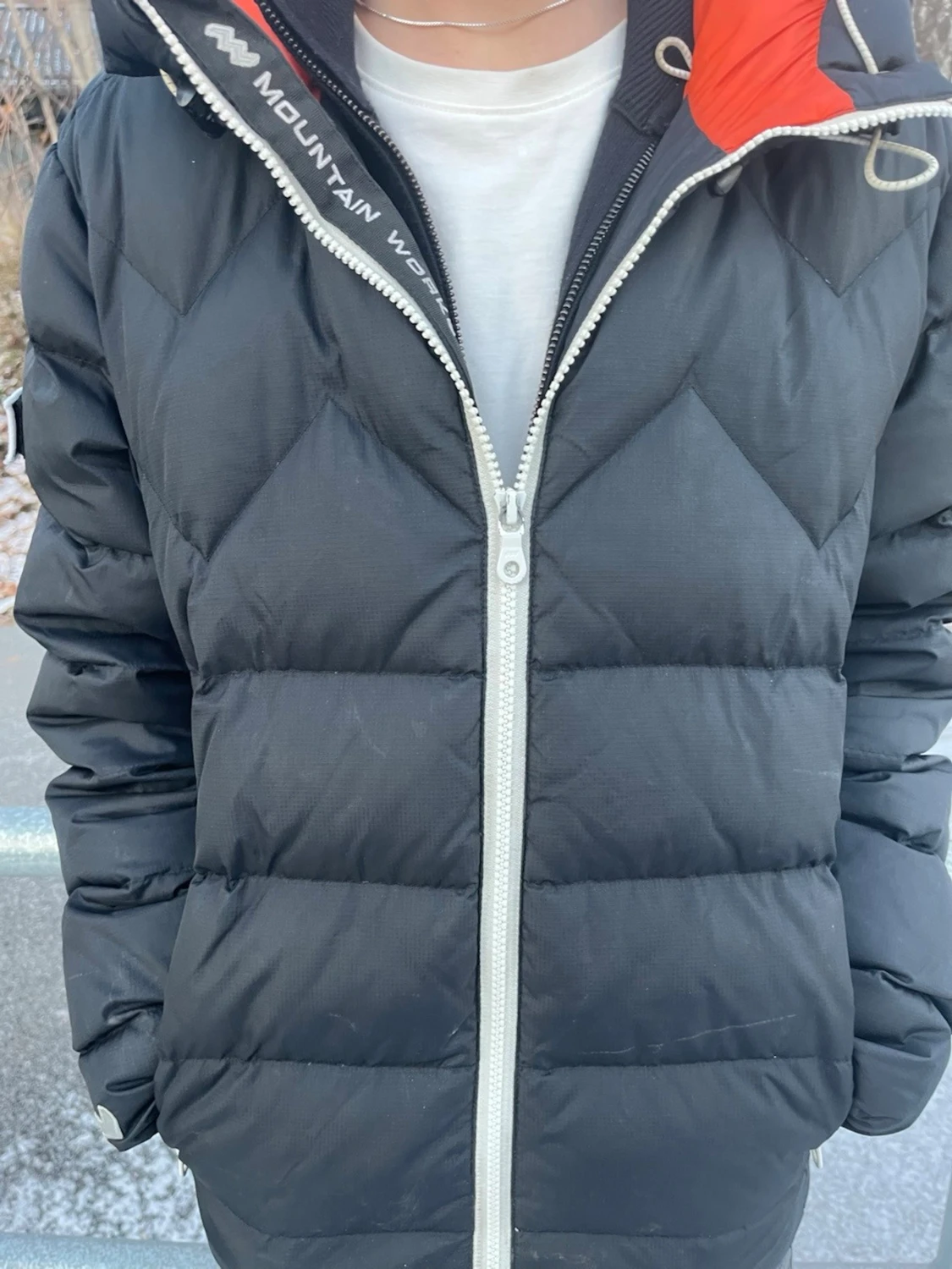 Svart Mountain Works pufferjacka