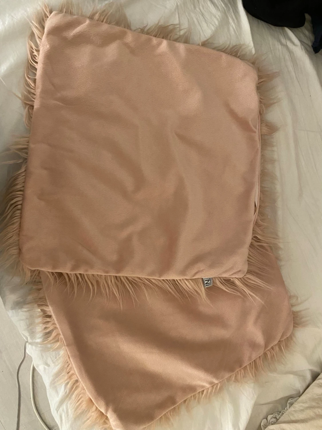 Beige fluffiga kuddfodral  - 1