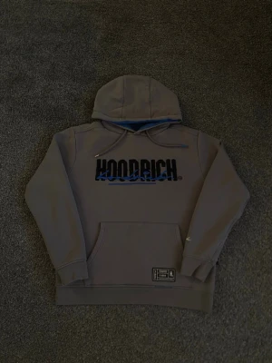 Hoodrich hoodie  - Nästan som ny, legat mest i garderoben och har kommit till användning max 2 gånger 