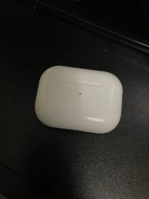 Earbuds - Säljer ett par earbuds som funkar till gaming eller lyssna på musik. Kopplas med bluetooth. Enhetens namn-TWS. Obs! Inte airpods! 