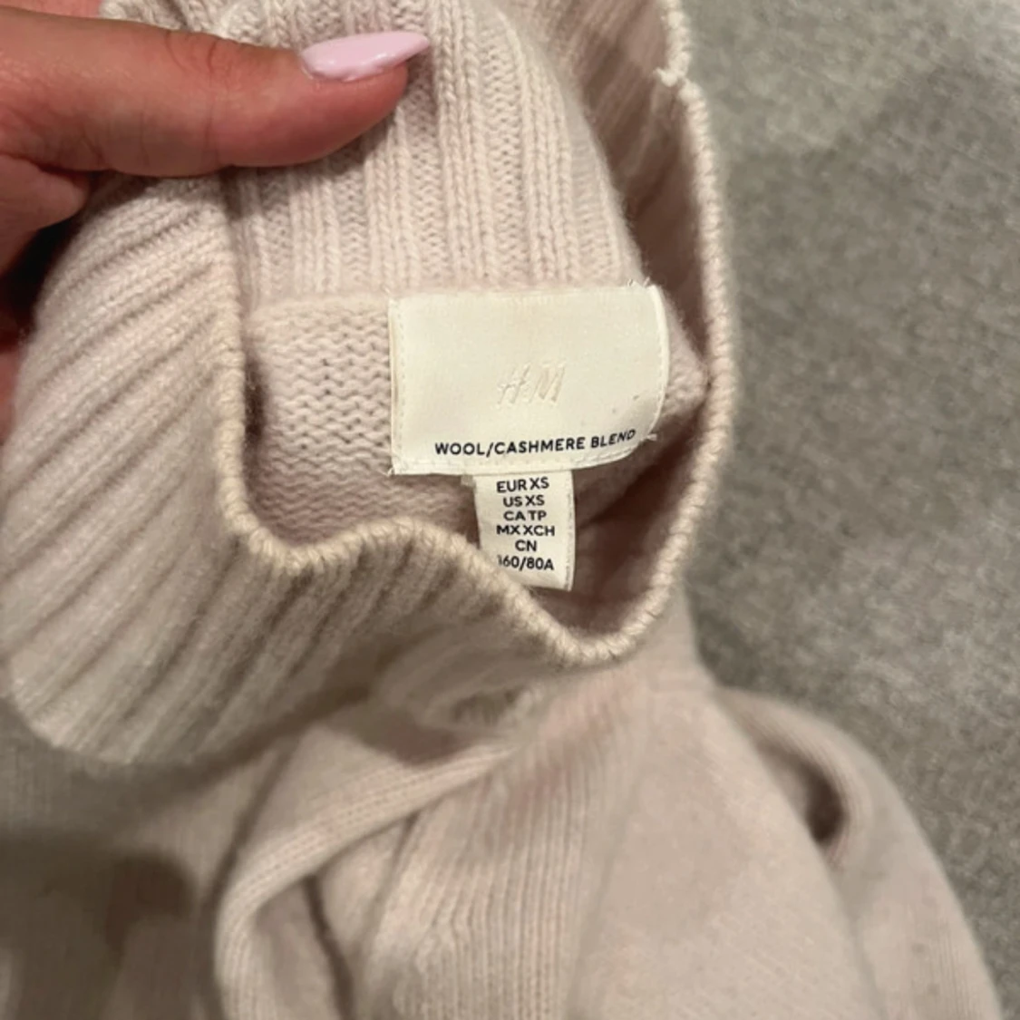 Beige polotröja i ull/kashmir från H&M - 2