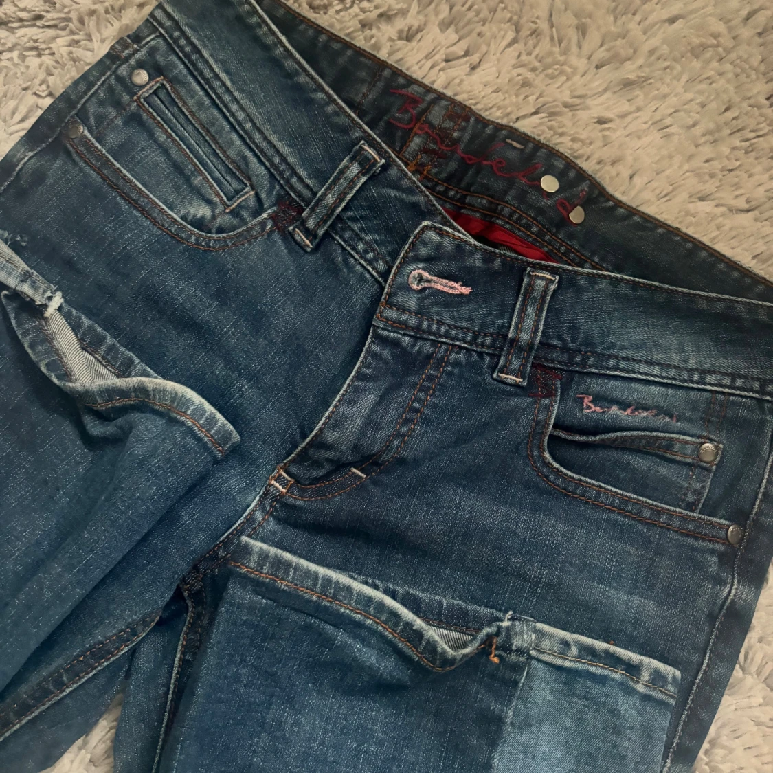 Lågmidjade bootcut jeans