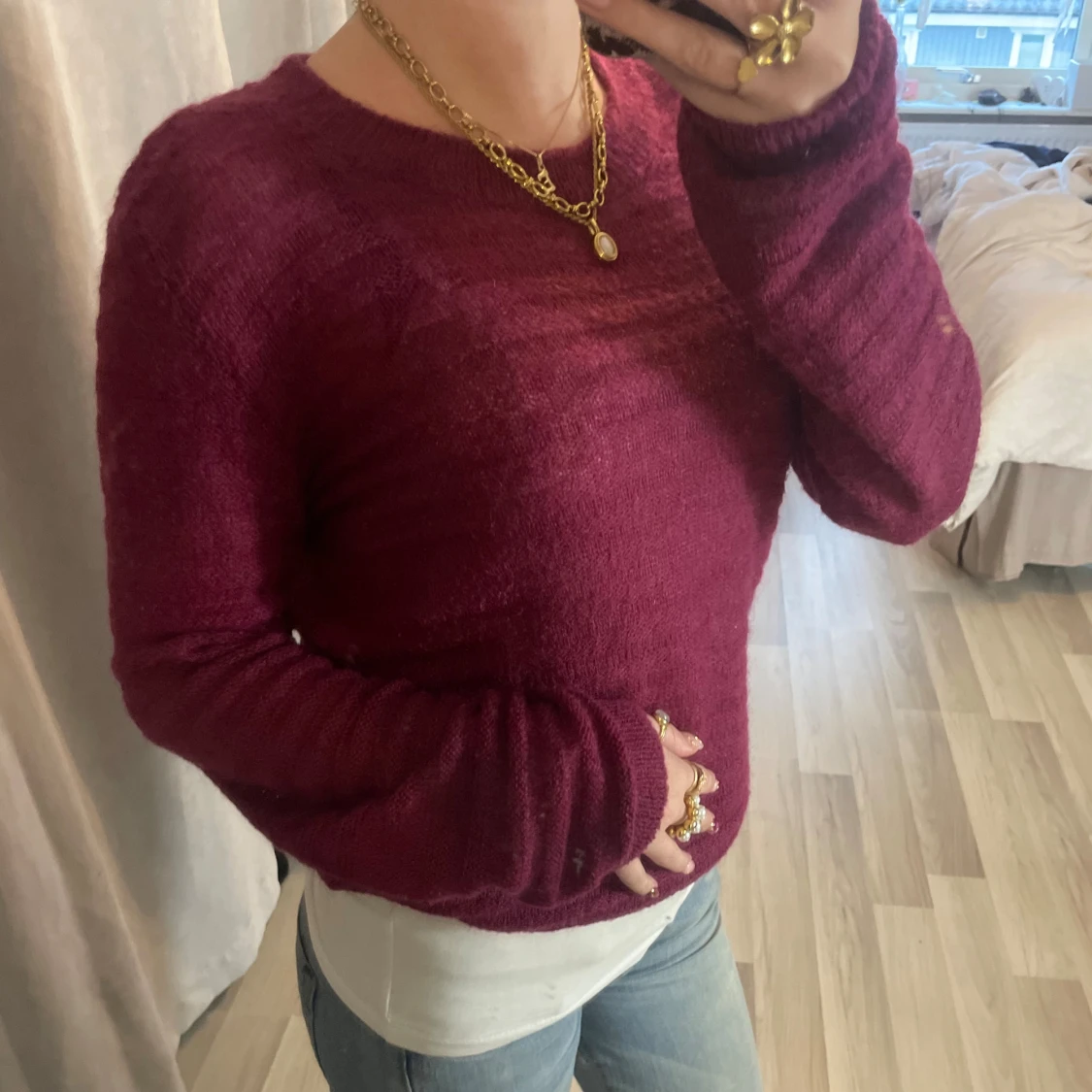 Vinröd stickad tröja
