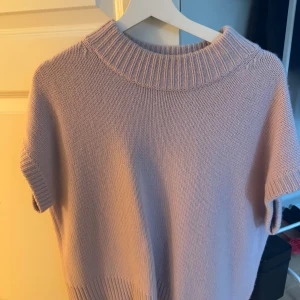 Soft goat tröja  - Soft goat tröja i ljusrosa, inga defekter knappt använd 