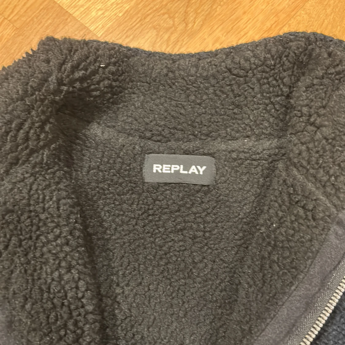 Svart stickad kofta från Replay - 4