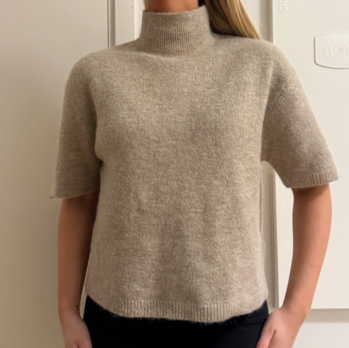 Beige stickad polotröja kort ärm - 2