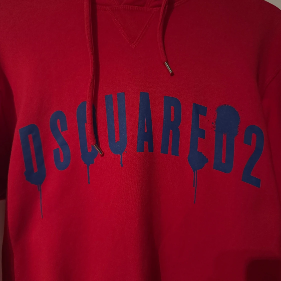 Röd DSQUARED2 hoodie med blått tryck - 1