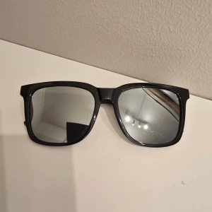 Solglasögon - Solglasögon