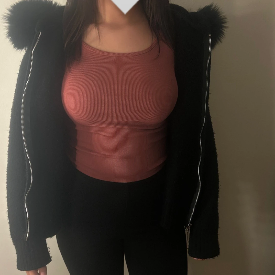 Svart höst jacka med fluffig päls 