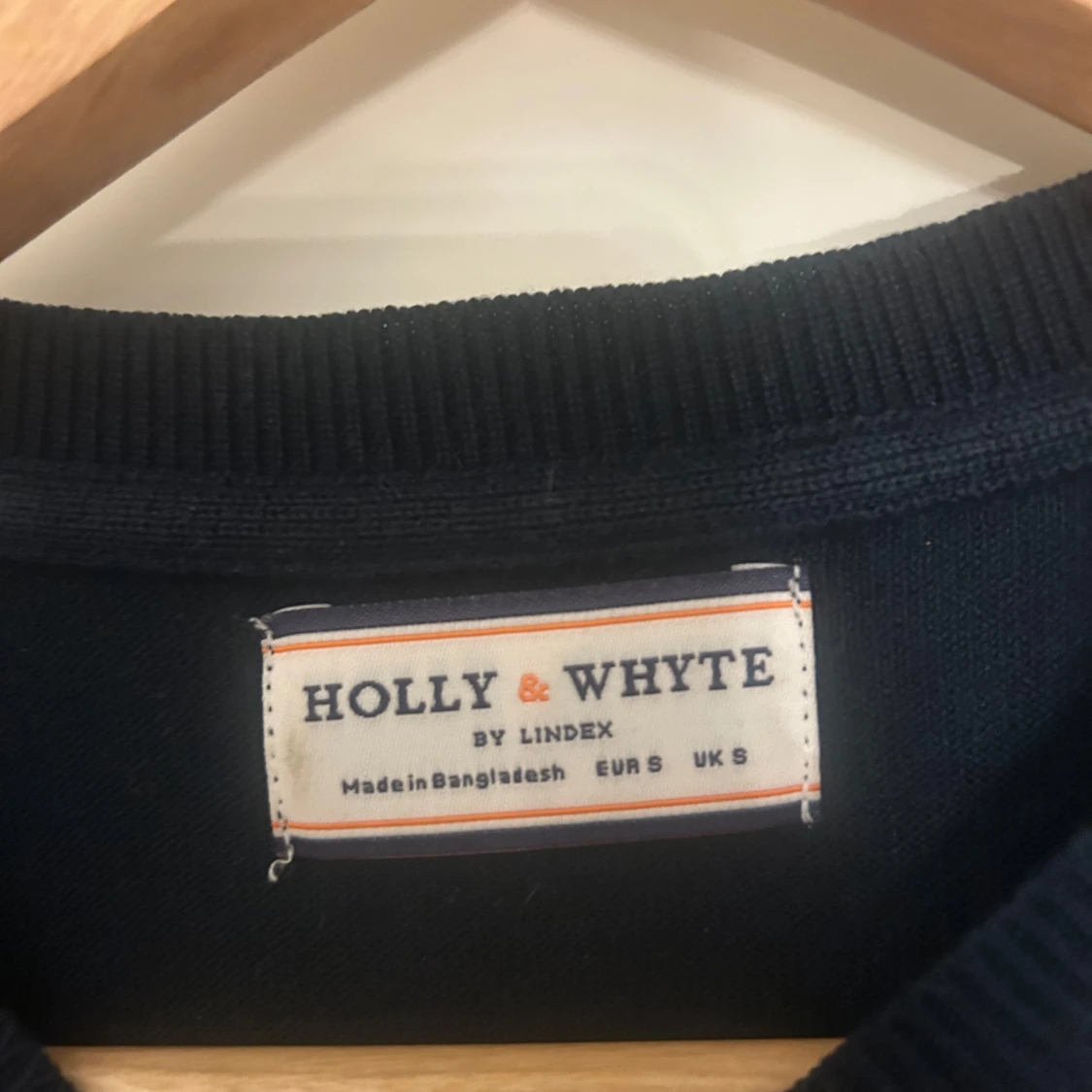 Mörkblå stickad tröja från Lindex - 2