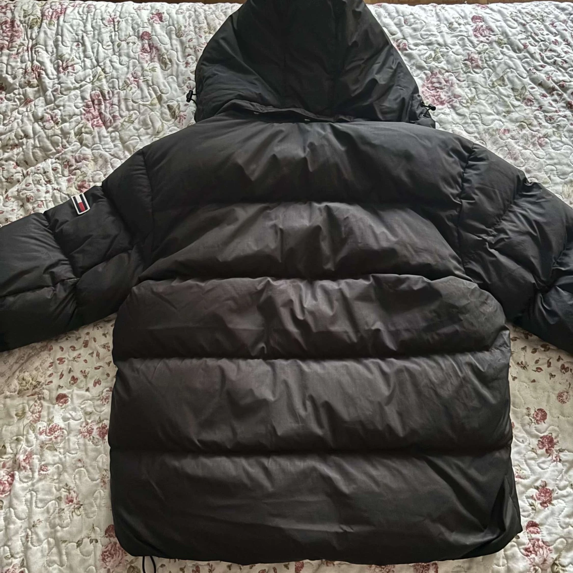 Svart pufferjacka från Tommy Jeans