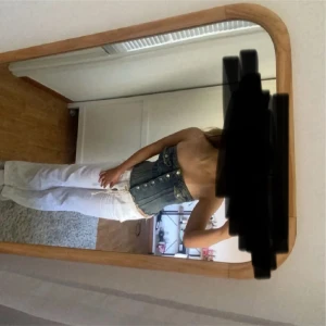 Jeans topp från Zara - Nästan aldrig använd. Är blå och storlek Xs. 