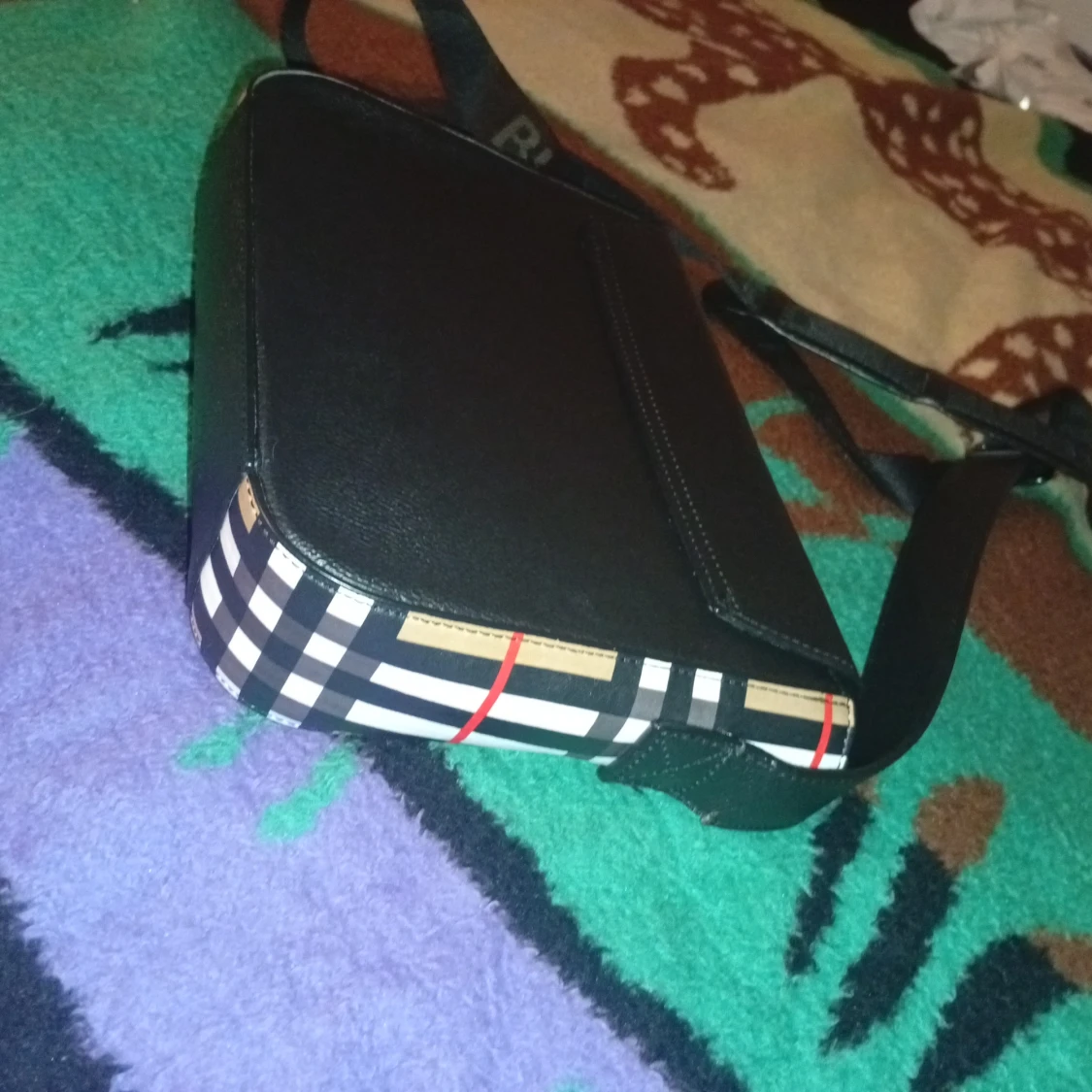 Svart axelväska från Burberry i skinn - 3