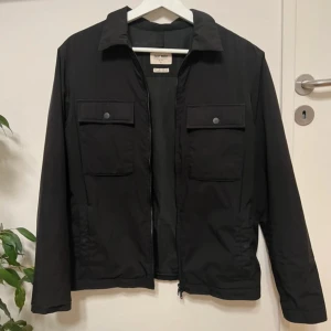 East West jacka - East West höst/vår jacka, köpt på Brothers💕