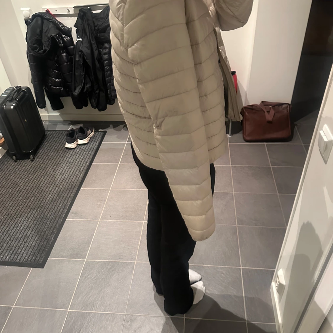 Cremevit dunjacka från Mango  - 2