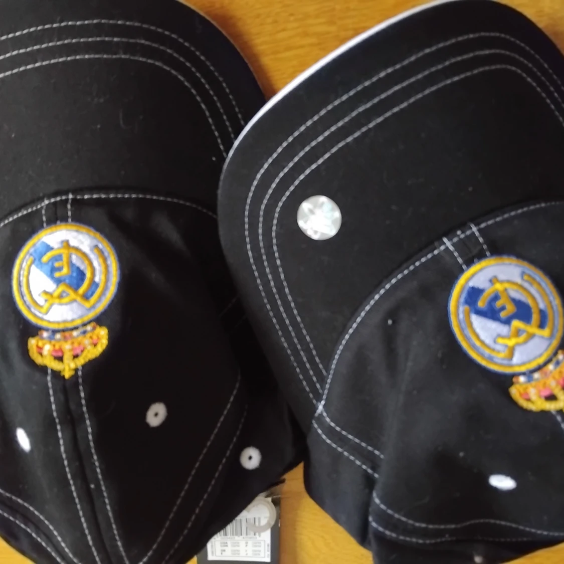 3 st Real Madrid kepsar 2 st  från Adidas - 2