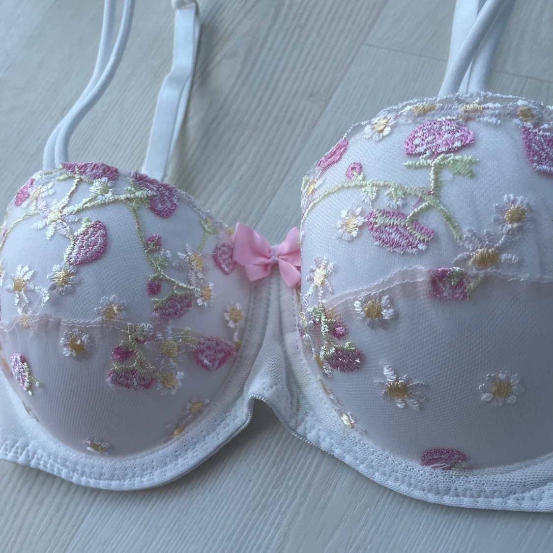 Vit blommig bandeau topp med broderi - 3