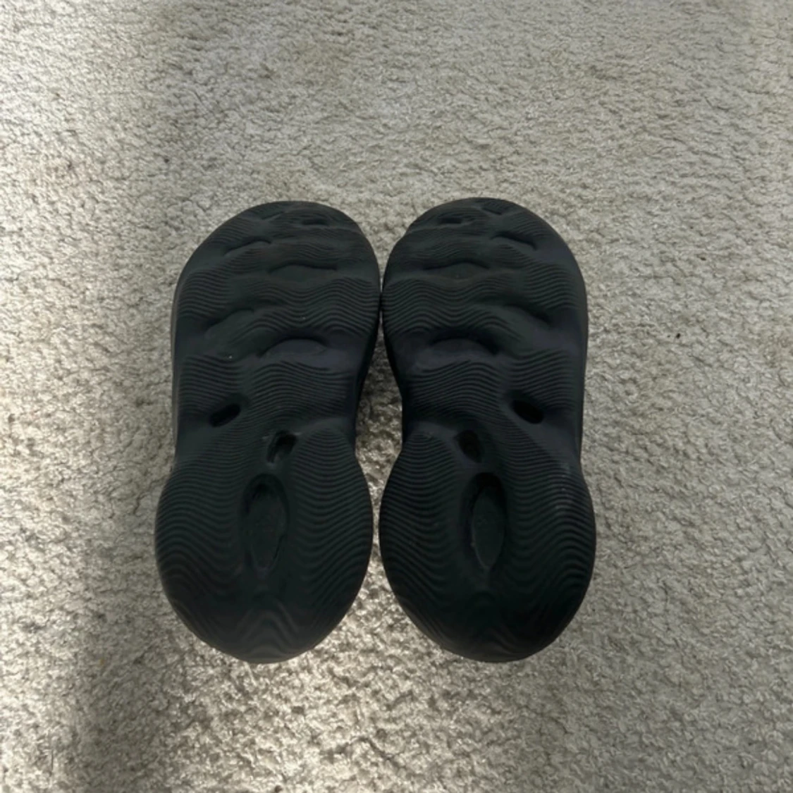 Adidas Yeezy Foam Runner svart - 1