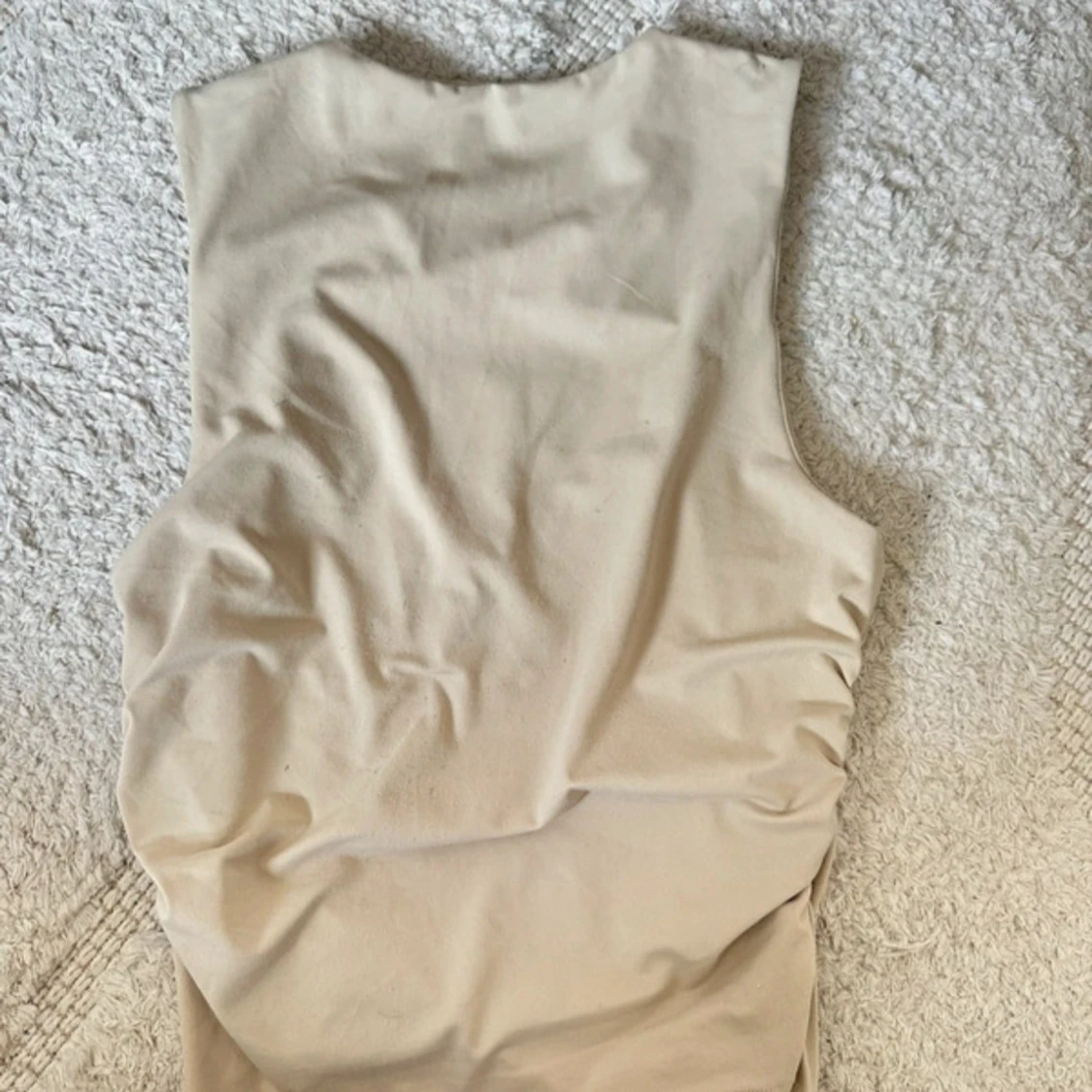 Beige ärmlös topp från SHEIN - 1