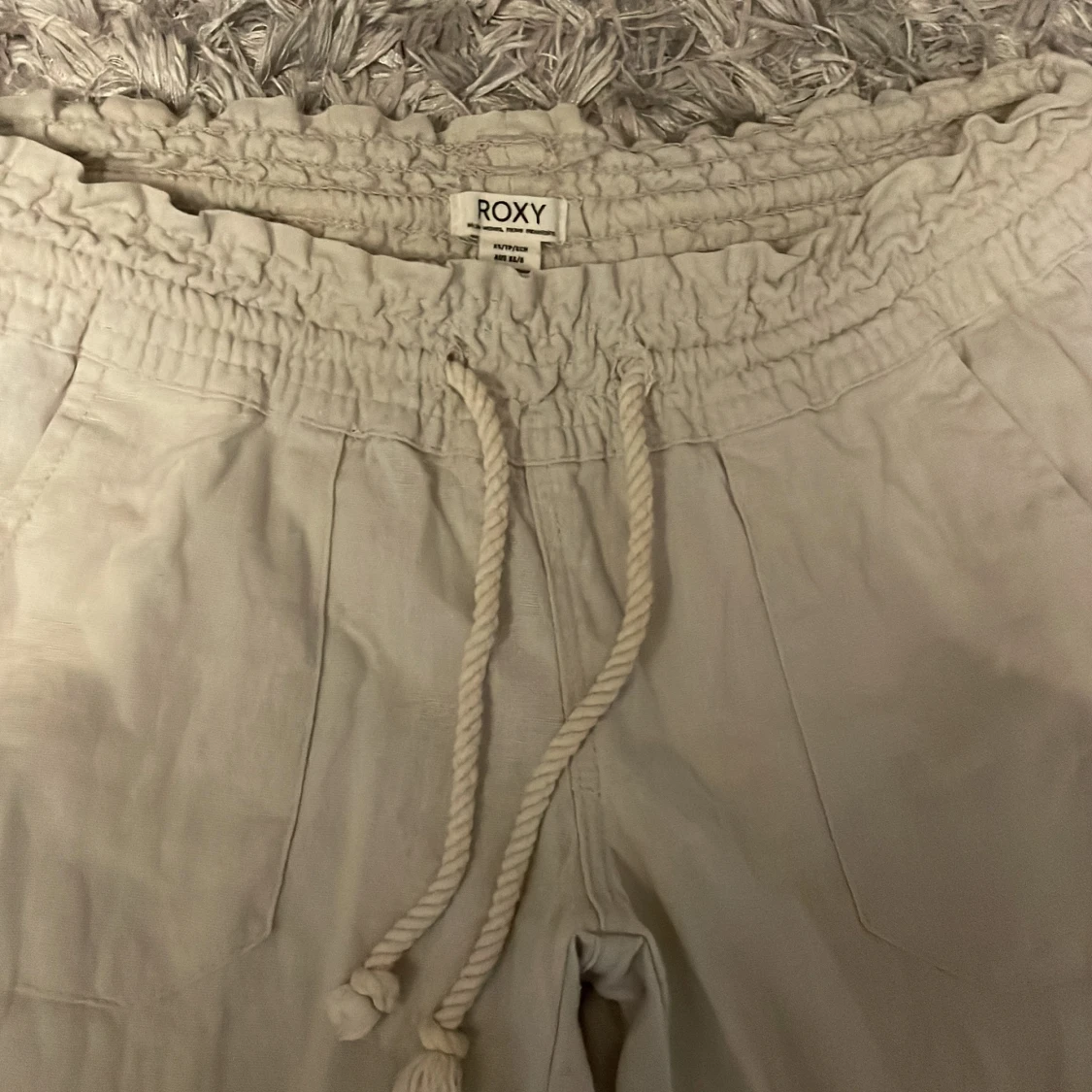 Beiga linnebyxor från Roxy med snörning - 2
