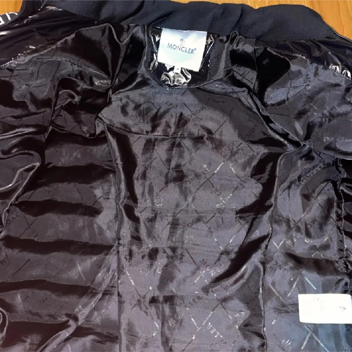 Svart pufferjacka från Moncler - 3