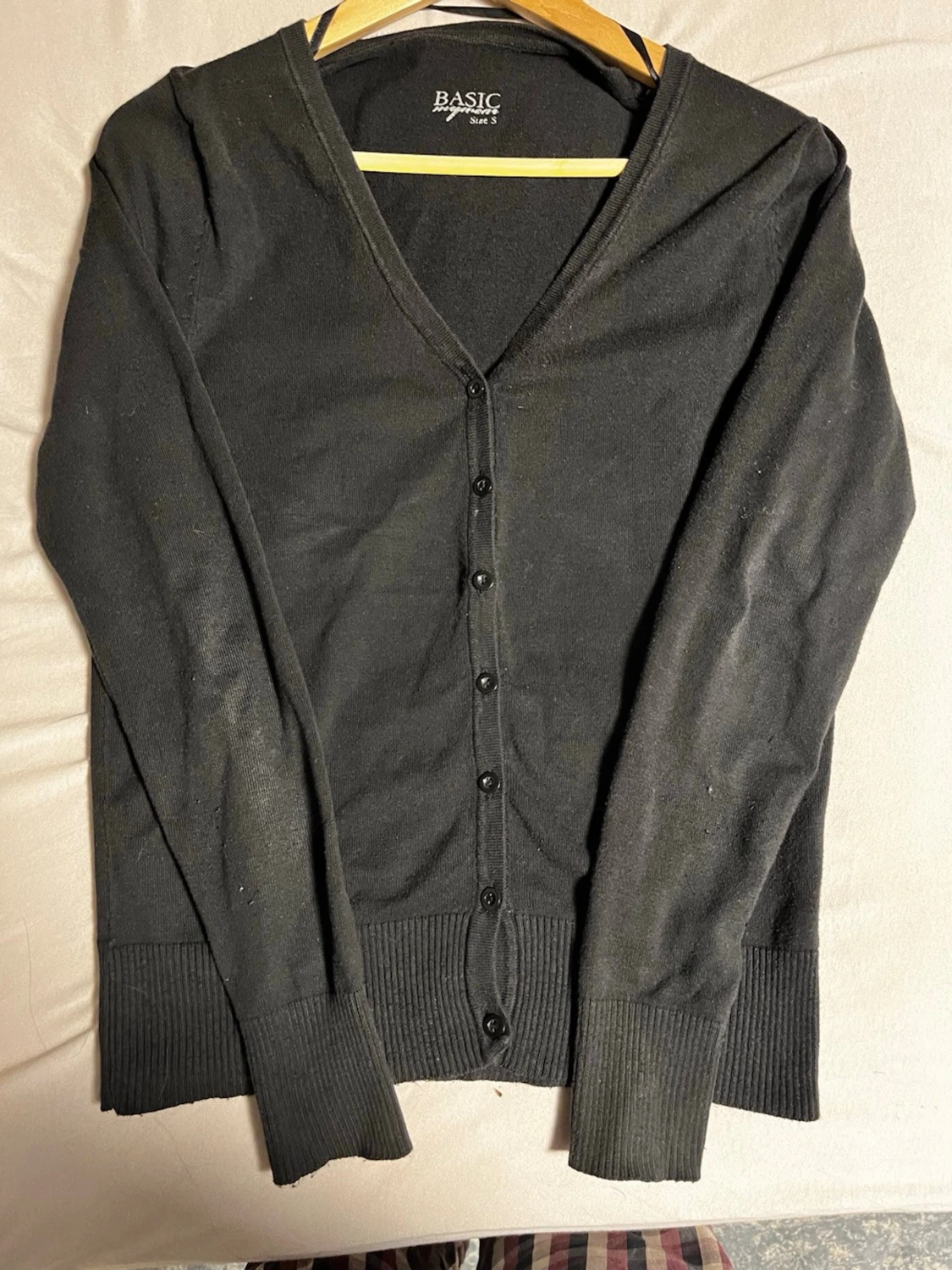 Svart basic kofta med knappar - 1