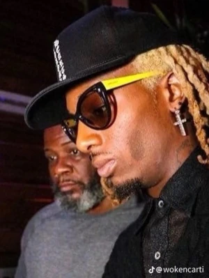 Versace shades - Vercase shades som king vamp aka baby boi aka mr anti himself PLAYBOI CARTI. De var hans favorit shades under wlr v1 eran han hade dem överallt jag menar det. Jag letar efter seriösa pris eller seriösa trades. (KVITTO)