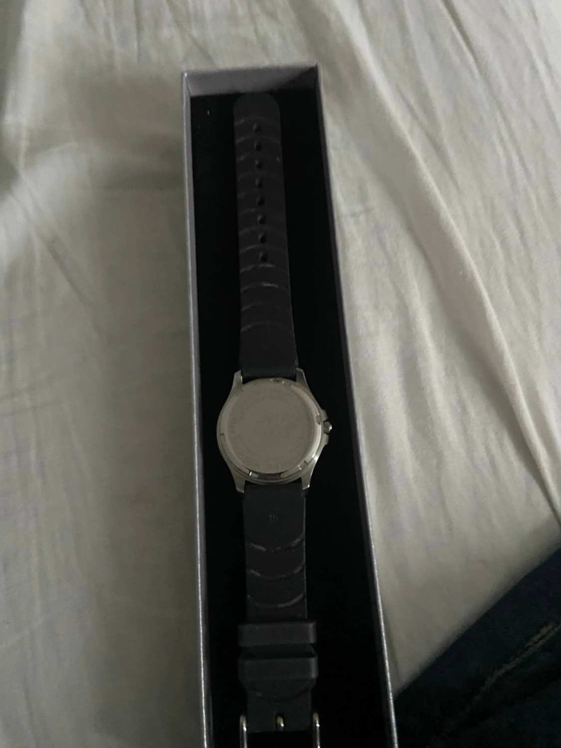 Silverfärgad analog klocka från Q&Q - 4