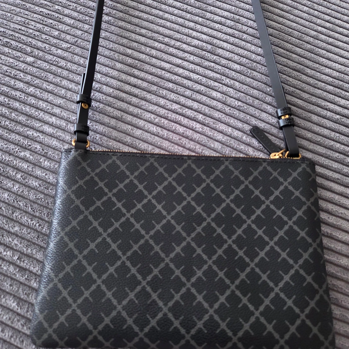 Svart axelväska från By Malene Birger - 1