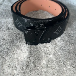 Svart bälte - helt ny oanvänd