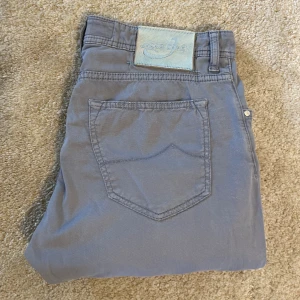 Jacob Cohën 622 byxor - Säljer dessa riktigt snygga och exklusiva Jacobcohën byxor i bra skick! Byxorna har storleken W33 L30! Passar nog mer som W32 L30! Byxorna är slim fit! Hör av er ifall ni har några frågor! 🙌⚜️😍👖