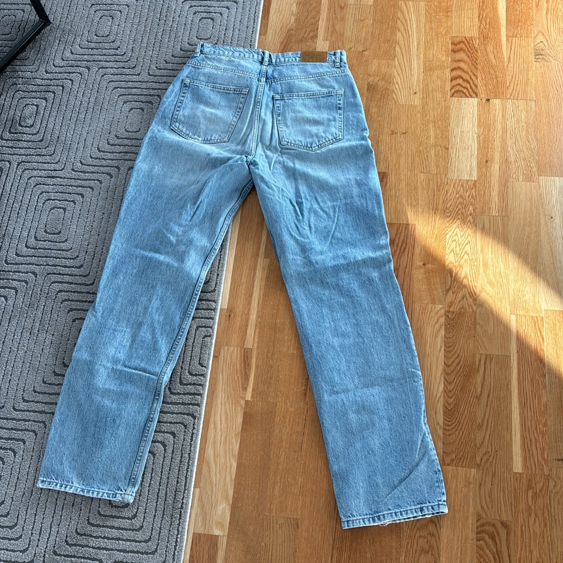 Ljusblå straight jeans från Gina tricot perfect jeans - 1