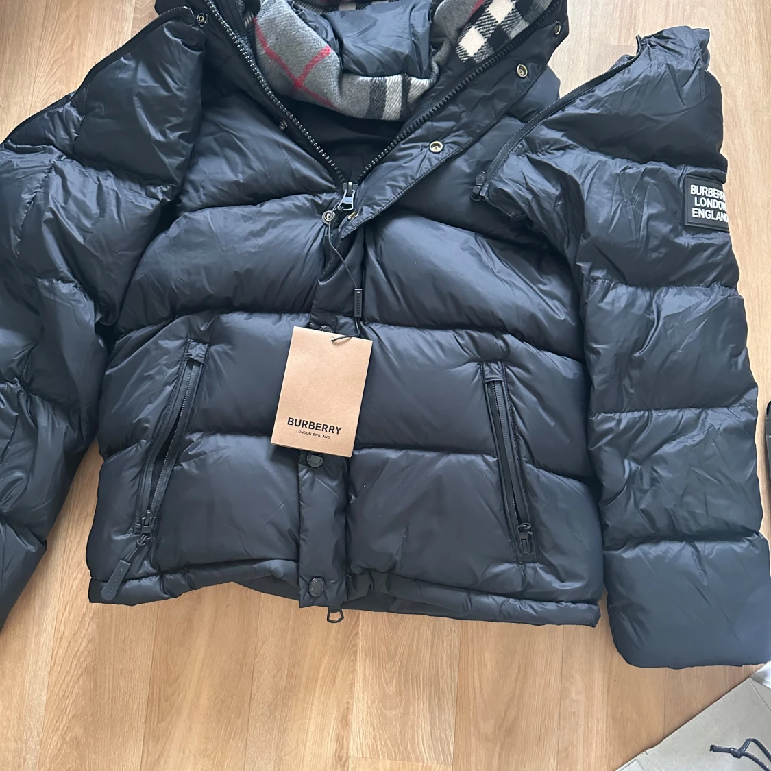 Svart pufferjacka från Burberry